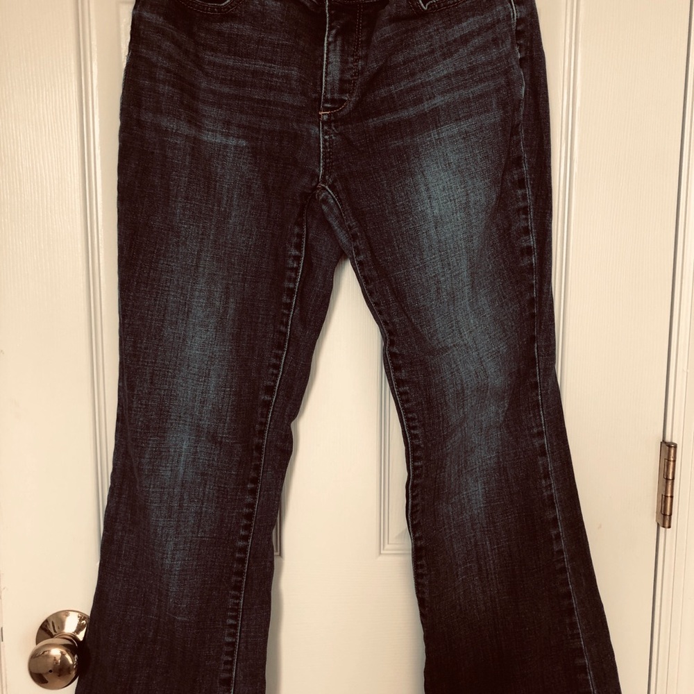 Flare jeans with flawless style pockets